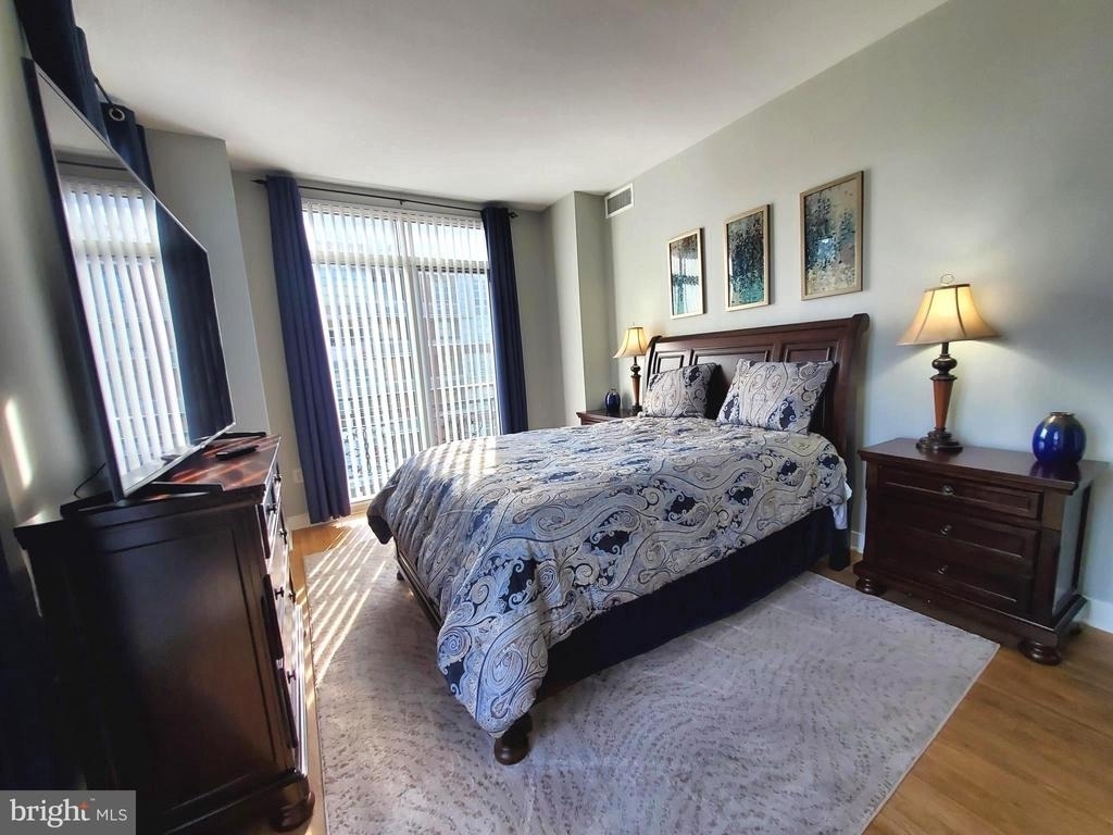 155 Potomac - Photo 17