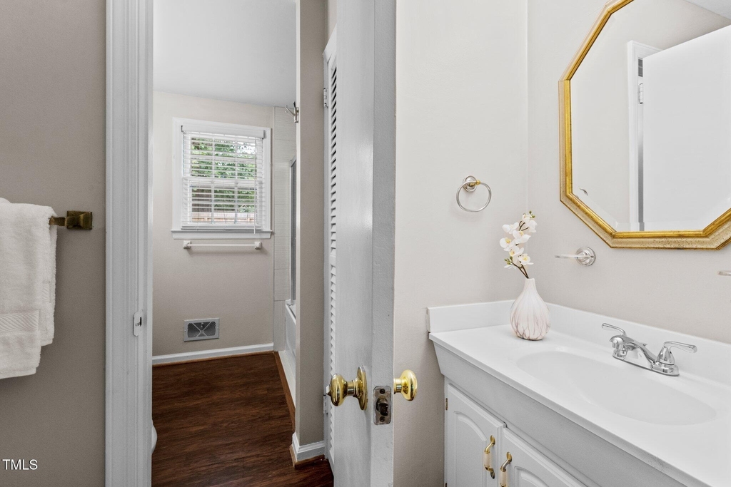 530 Banks Street - Photo 19
