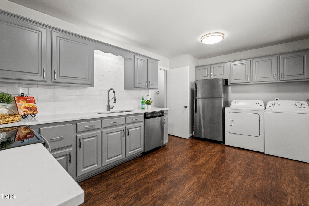 530 Banks Street - Photo 9