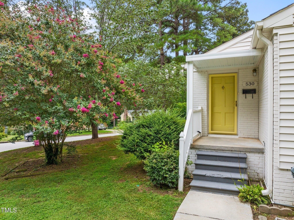 530 Banks Street - Photo 2