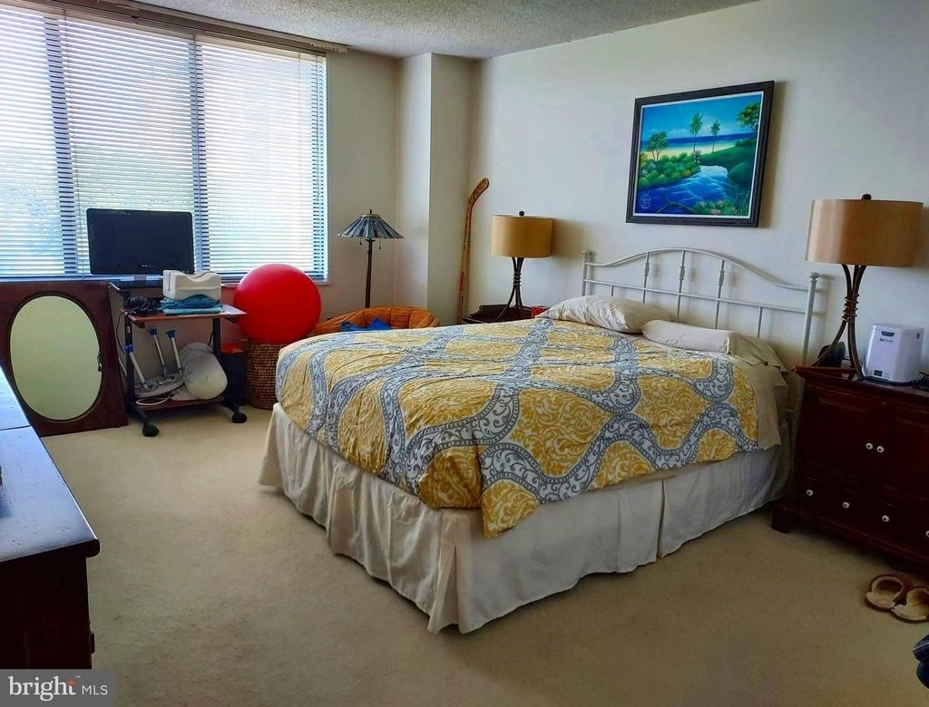 5225 Pooks Hill Road - Photo 11