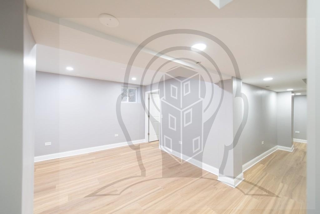 West Oakdale Avenue - Photo 2