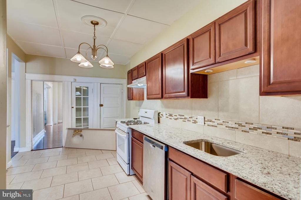 3610 Greenmount Avenue - Photo 8