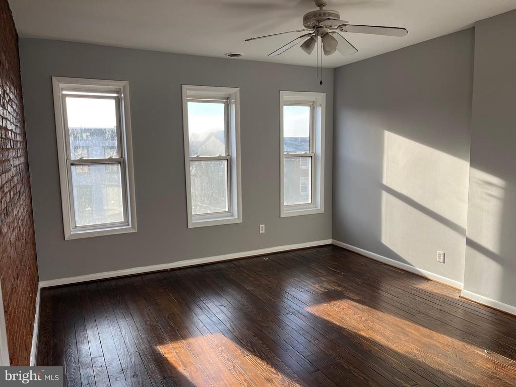 1001 Light Street - Photo 2