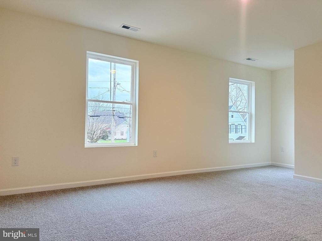 400 N Walnut St - Photo 10