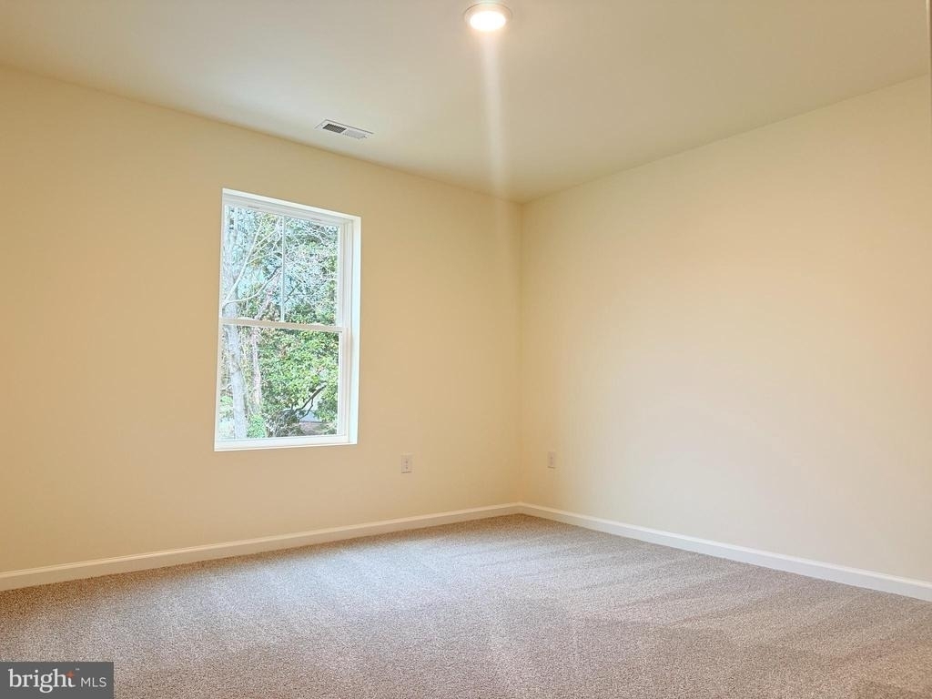 400 N Walnut St - Photo 7