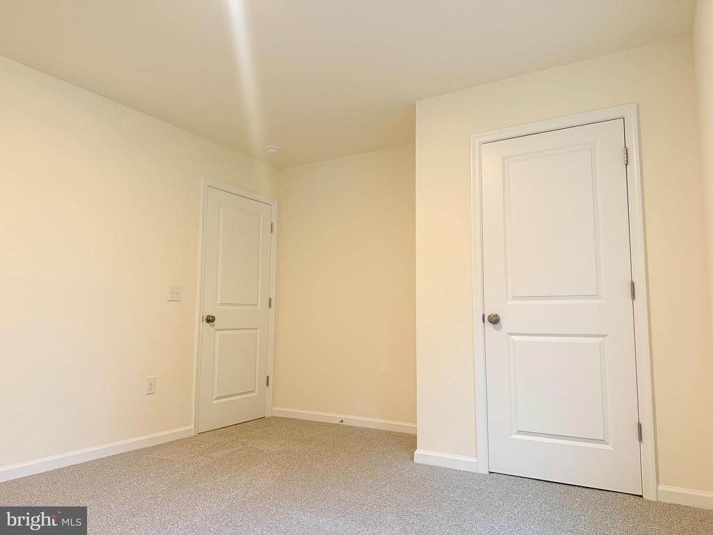 400 N Walnut St - Photo 4