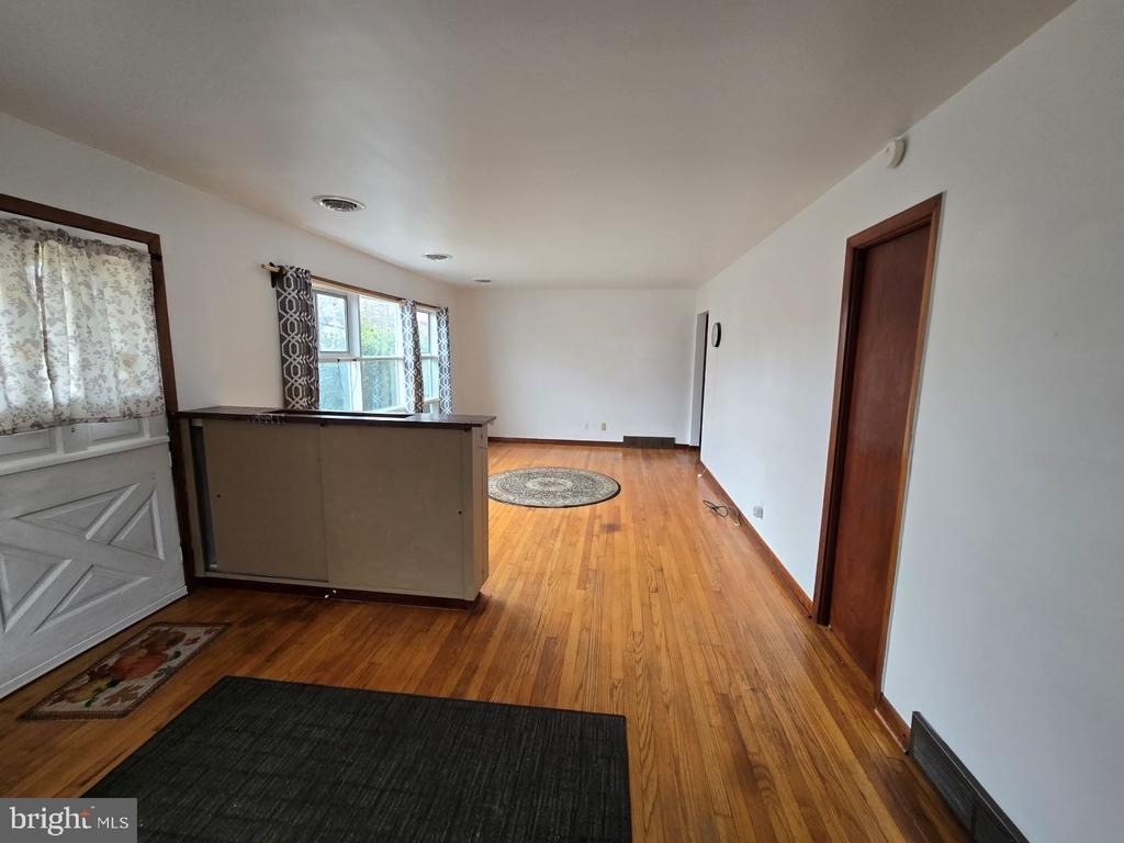 522 Carol Street - Photo 1