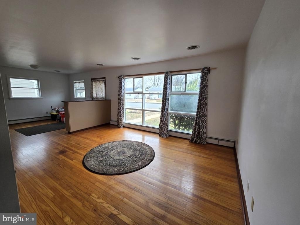 522 Carol Street - Photo 3