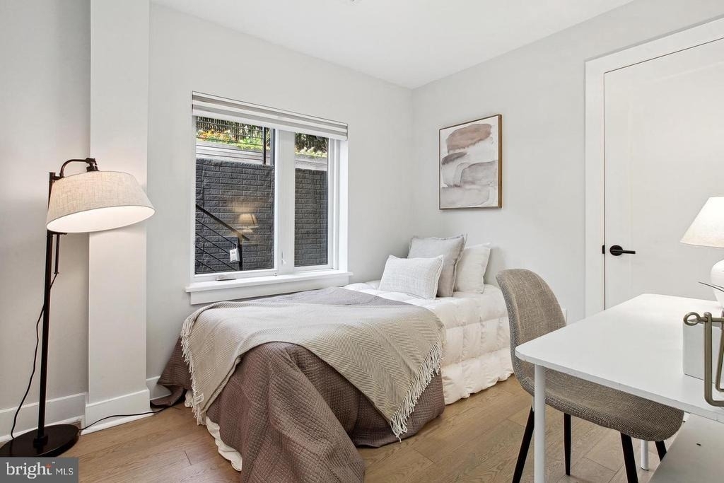 3018 12th Street Ne - Photo 4