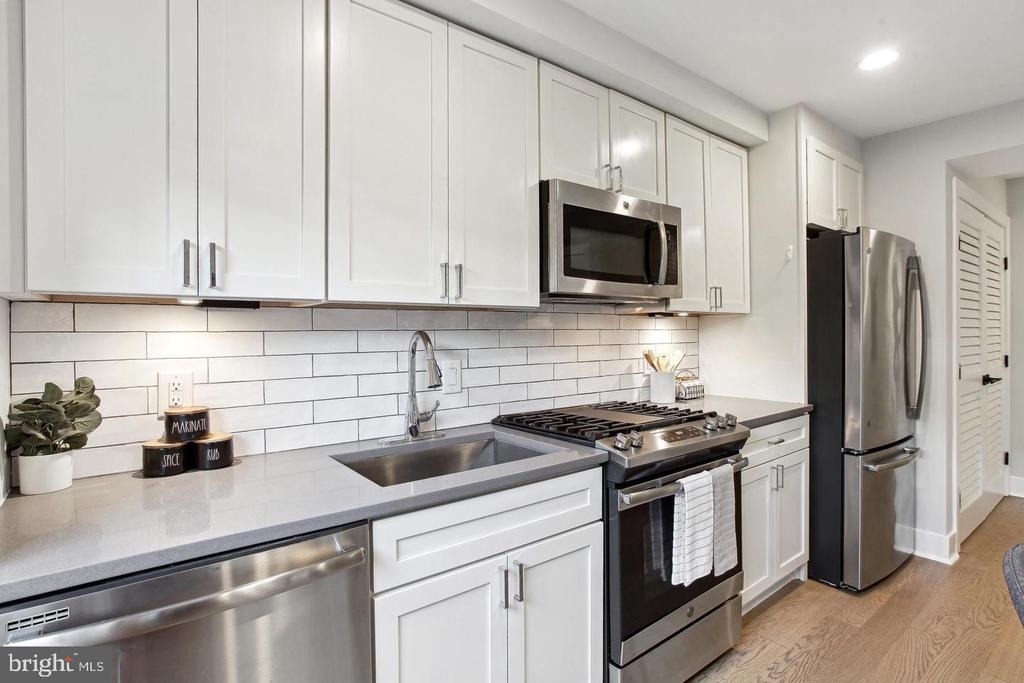 3018 12th Street Ne - Photo 2
