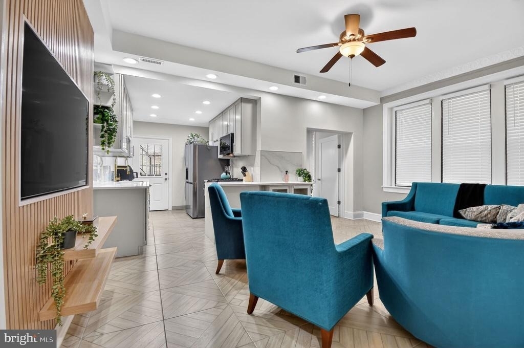 1919 19th Street Nw - Photo 3