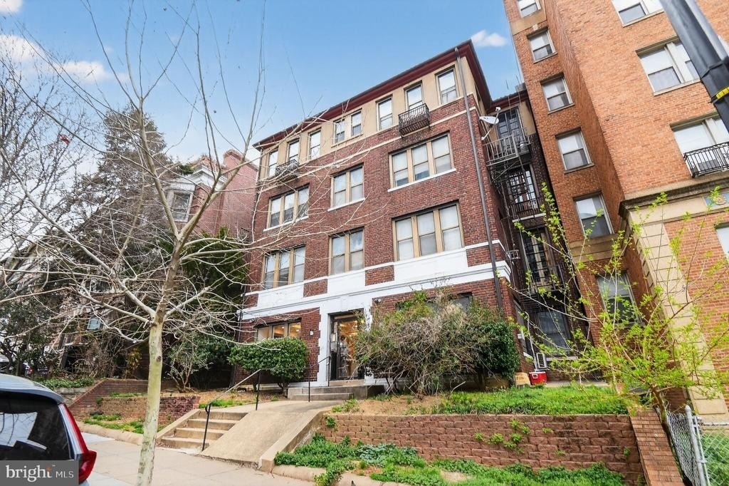 1919 19th Street Nw - Photo 0