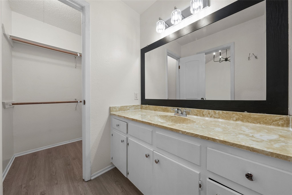 12906 Irongate Ave - Photo 5