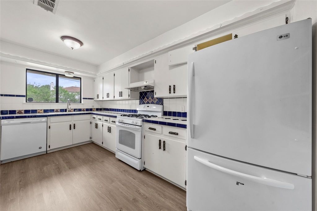 12906 Irongate Ave - Photo 4