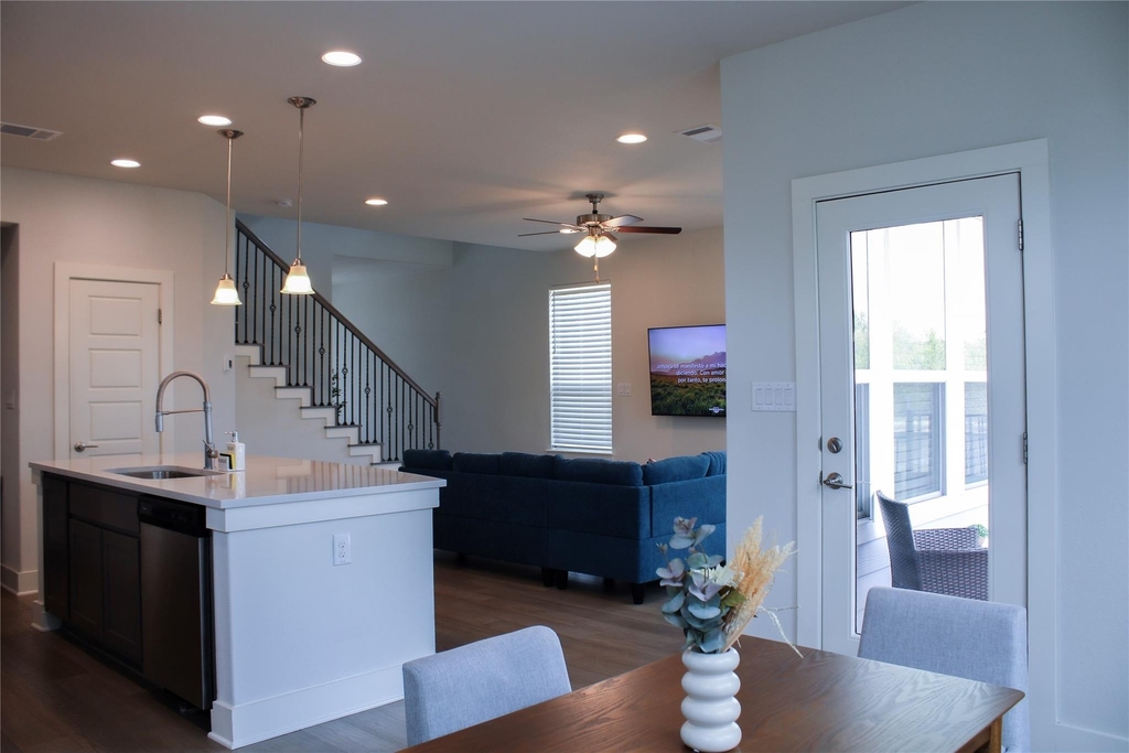 1007 Harwell Loop - Photo 0
