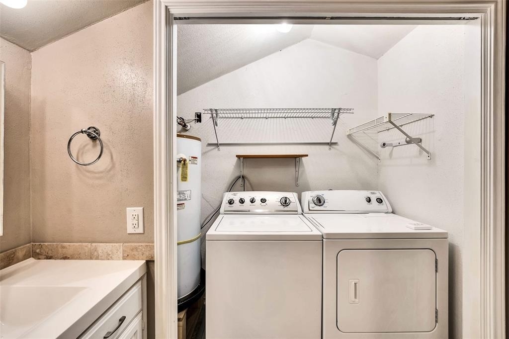 8219 Summer Side Dr - Photo 13