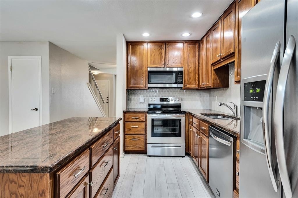 8219 Summer Side Dr - Photo 0