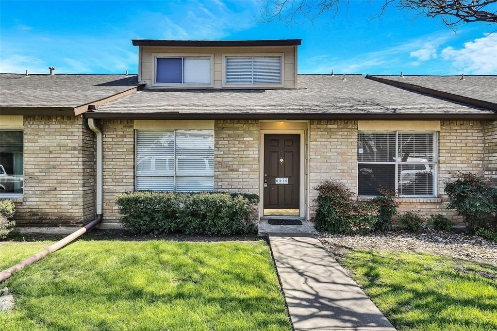 8219 Summer Side Dr - Photo 1