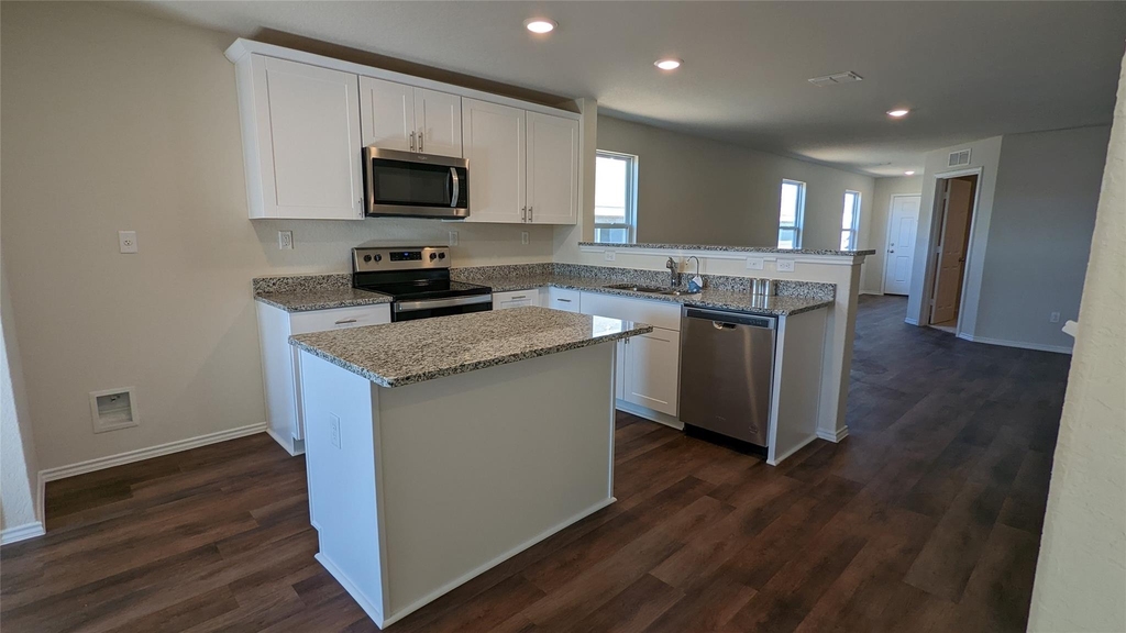 521 Autumn Blaze Rd - Photo 3