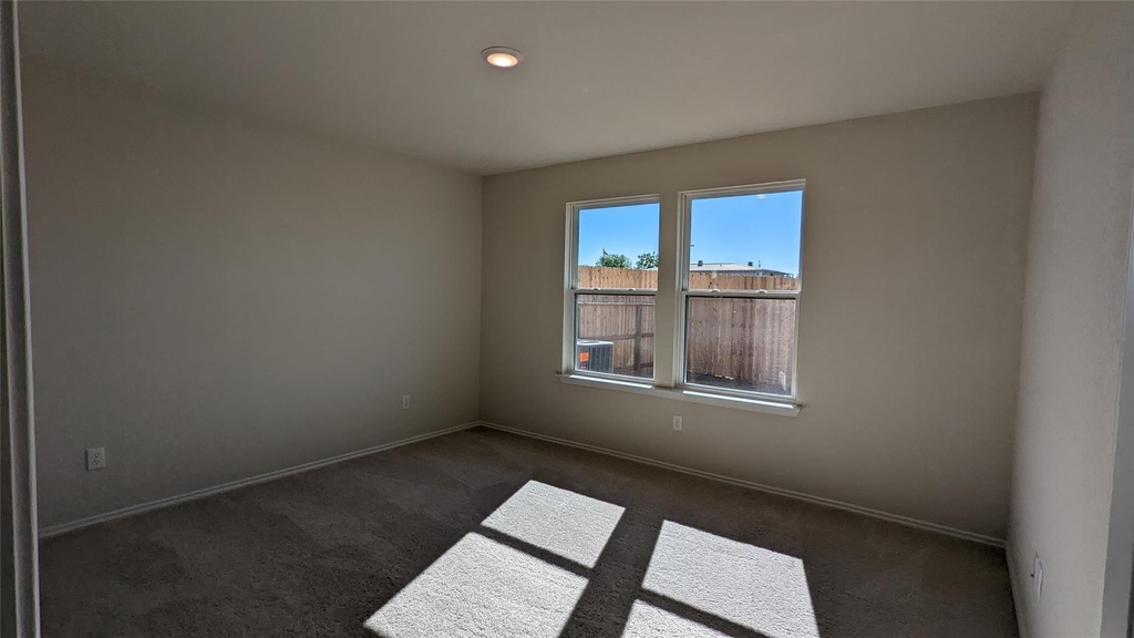 521 Autumn Blaze Rd - Photo 11