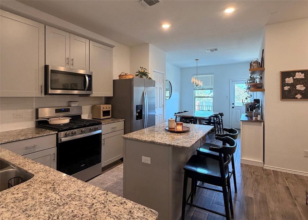 112 Bennington Dr - Photo 5