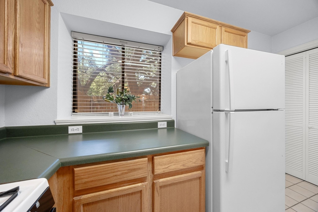 11901 Swearingen Dr - Photo 7