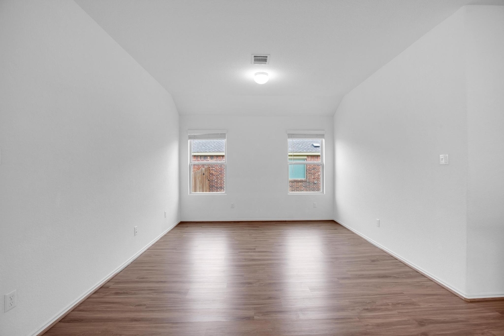 21409 Resource Rd - Photo 8