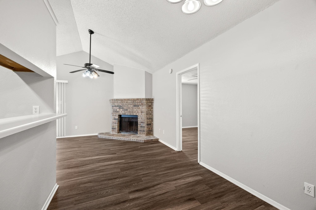 12130 Thompkins Dr - Photo 14