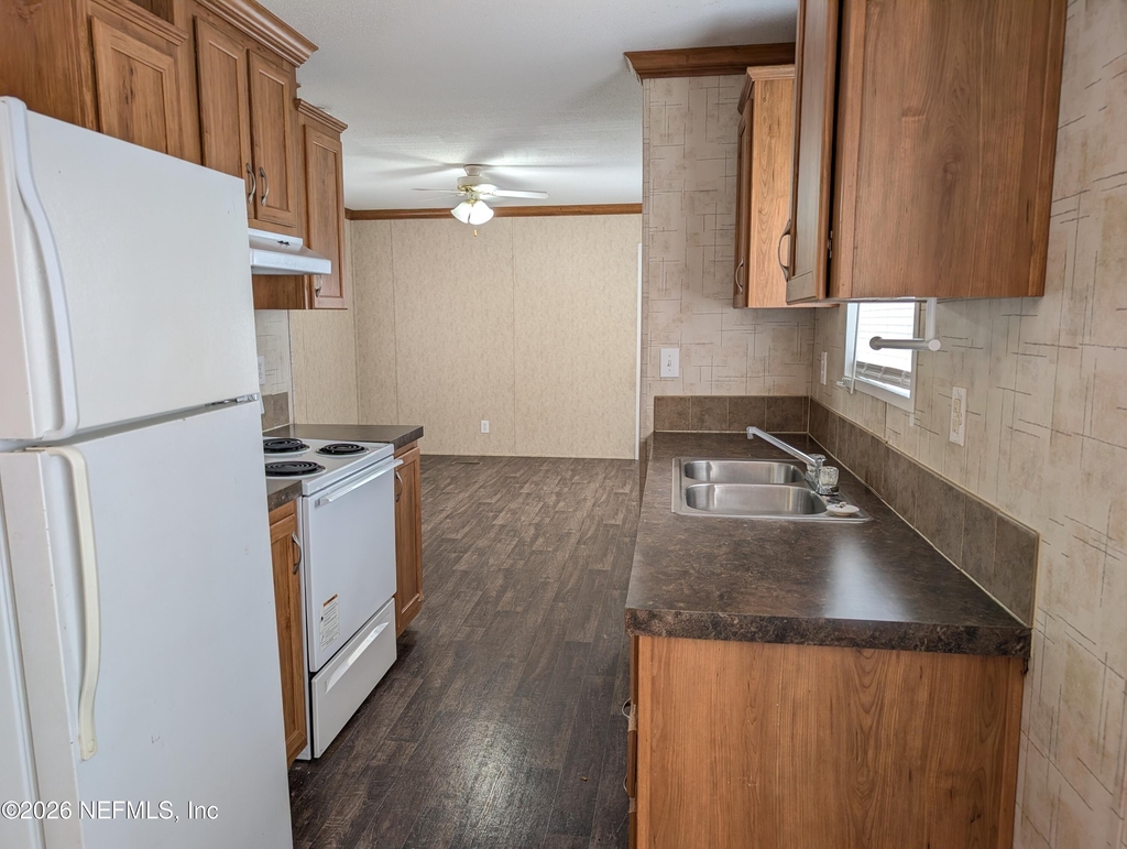 125 Hayman Drive - Photo 2