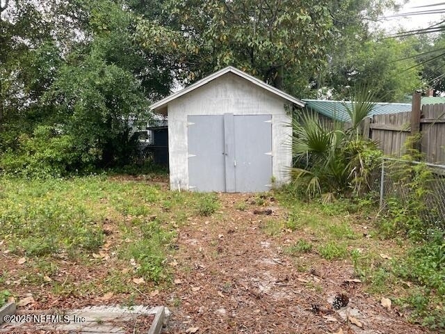 319 49th Street W - Photo 9