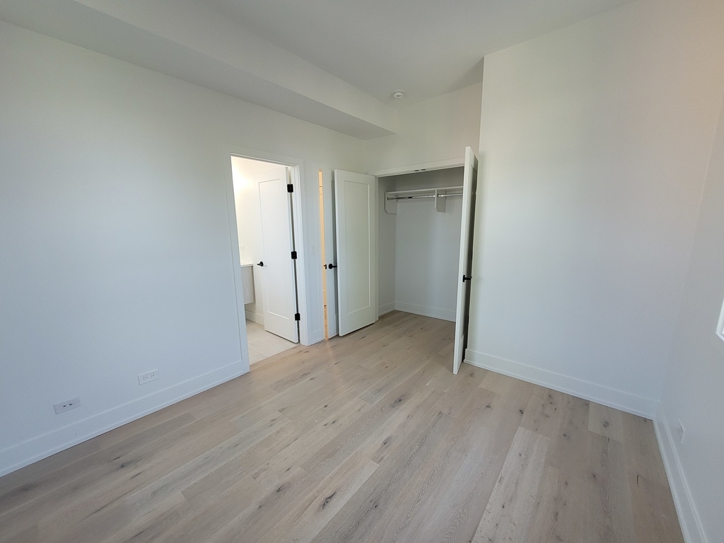 1334 W Bryn Mawr Avenue - Photo 8