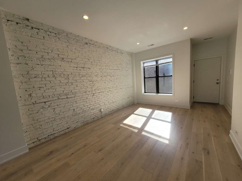 1334 W Bryn Mawr Avenue - Photo 5