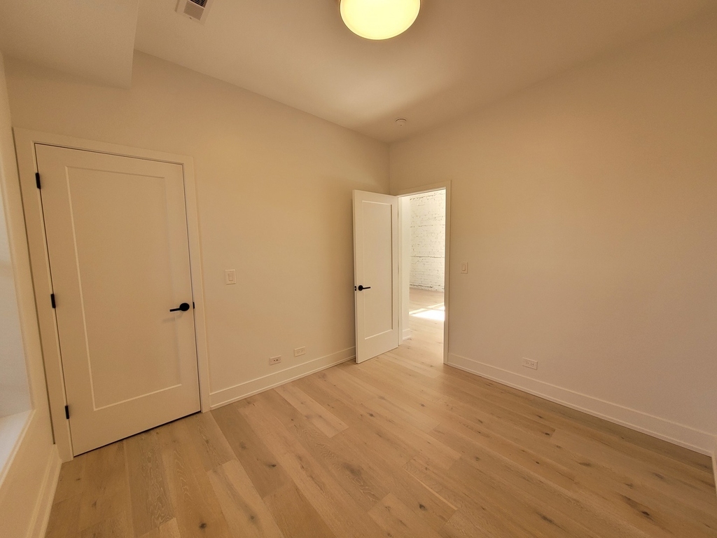 1334 W Bryn Mawr Avenue - Photo 11