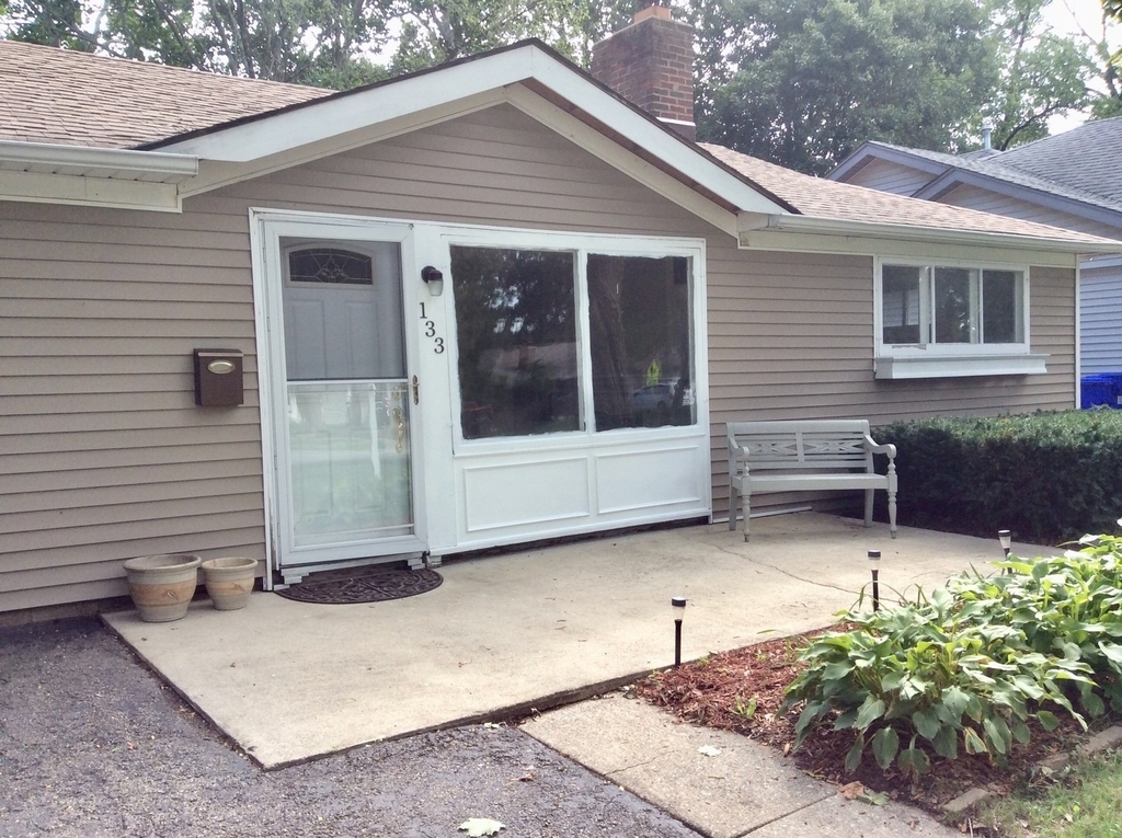 133 N Woodlawn Street - Photo 1