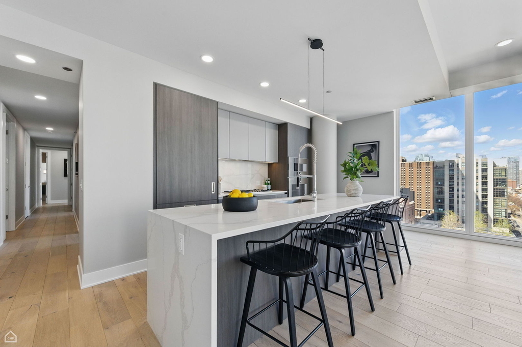 146 W Erie Street - Photo 3