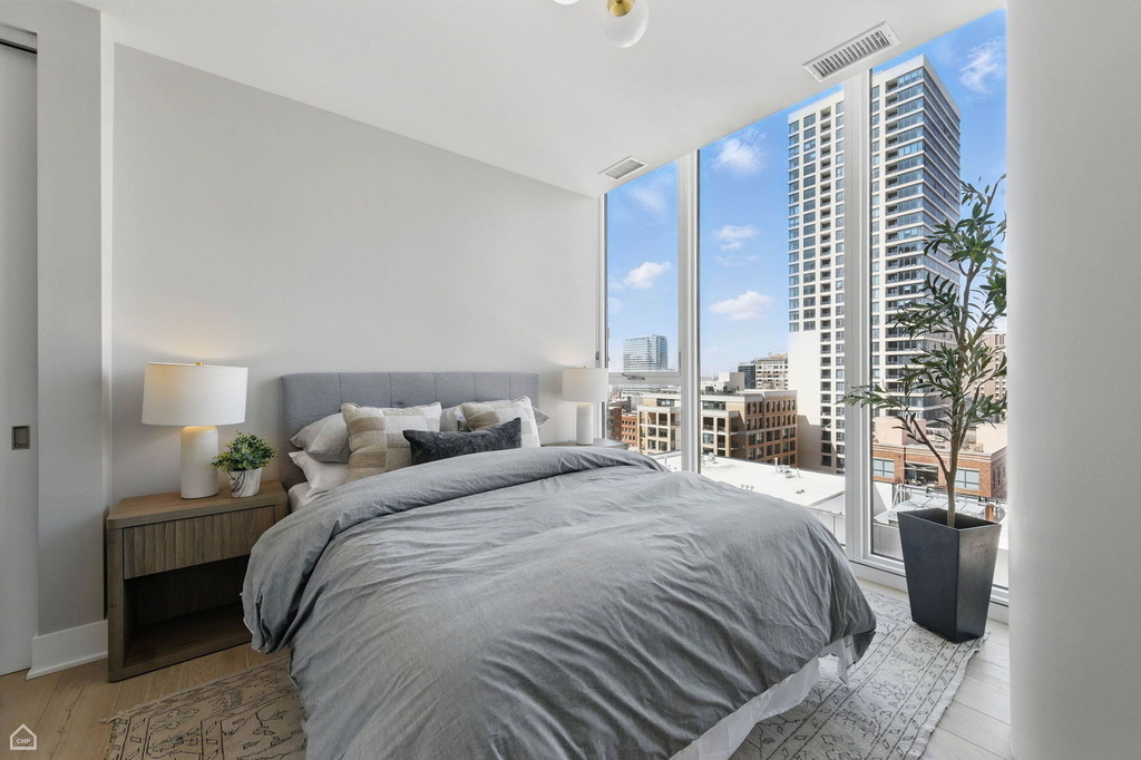 146 W Erie Street - Photo 11