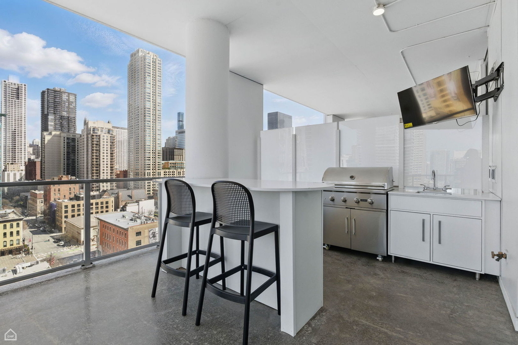 146 W Erie Street - Photo 16
