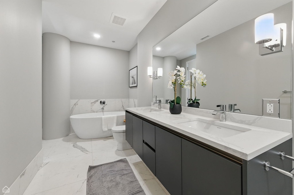 146 W Erie Street - Photo 7