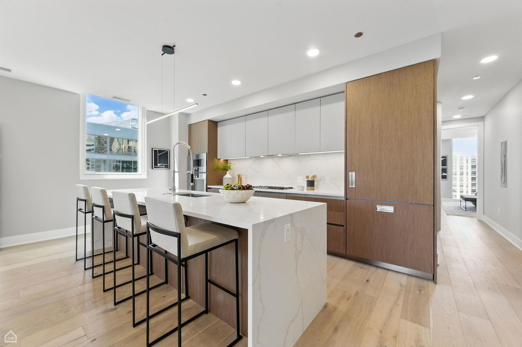 146 W Erie Street - Photo 2