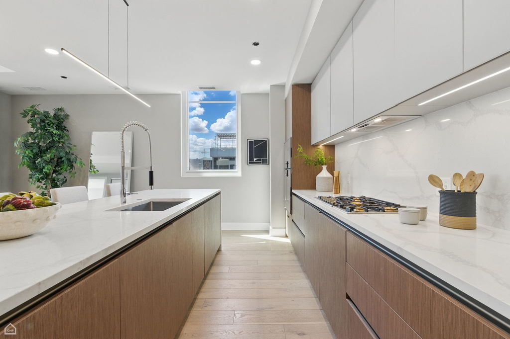 146 W Erie Street - Photo 5