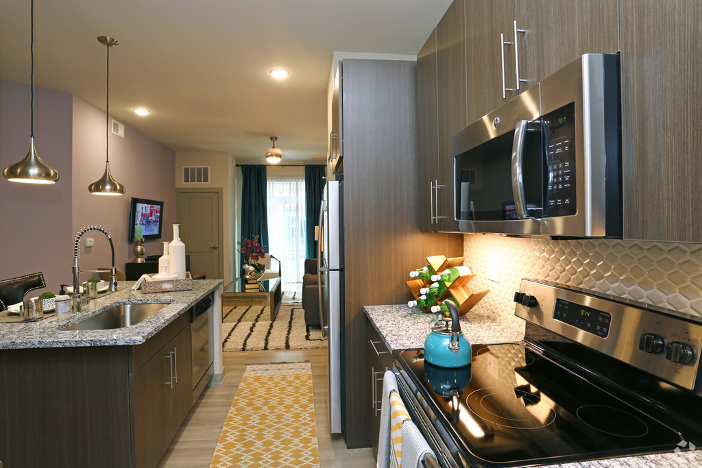 690 E Algonquin Road - Photo 4
