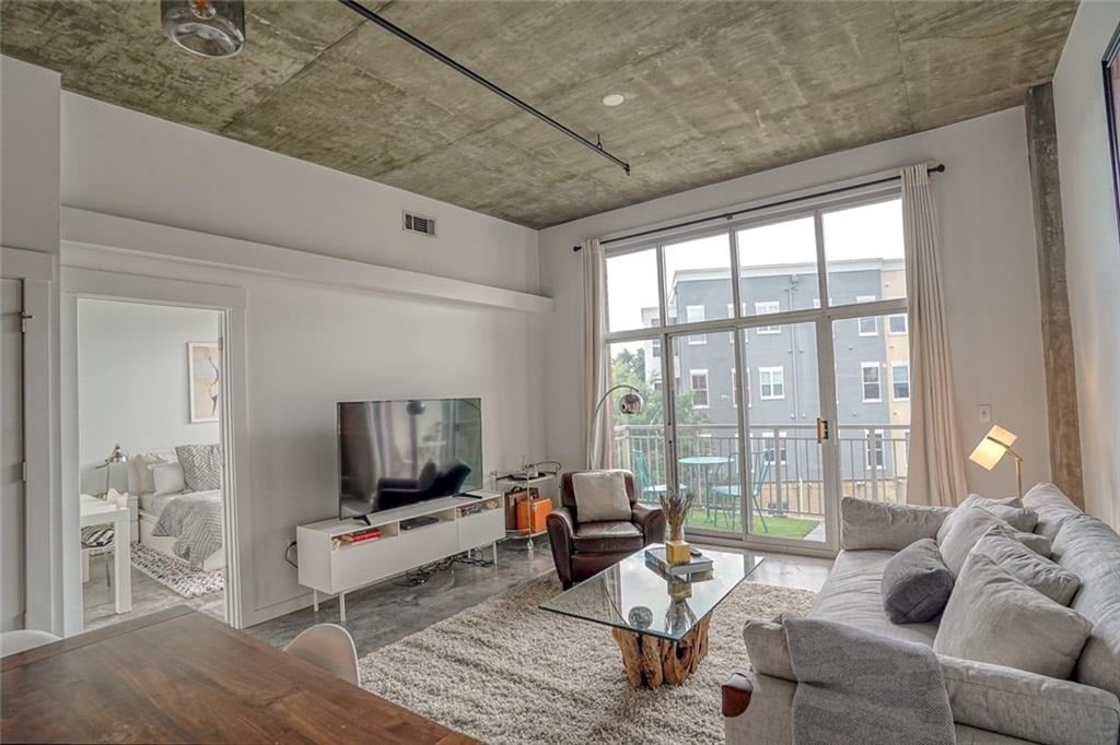 245 N Highland Avenue Ne - Photo 0