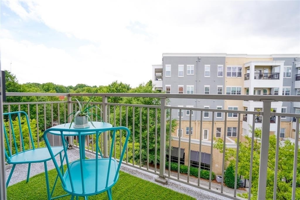245 N Highland Avenue Ne - Photo 4