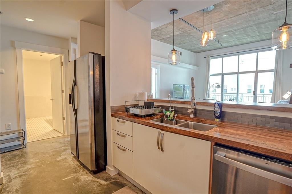 245 N Highland Avenue Ne - Photo 8