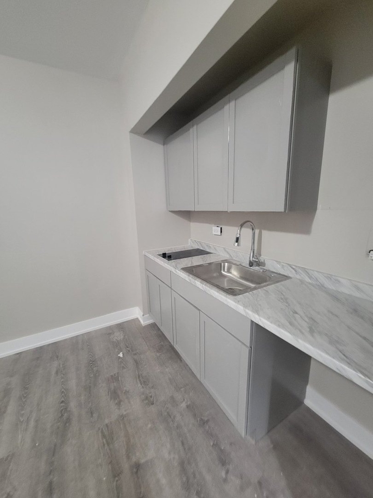 312 N Central Avenue - Photo 1