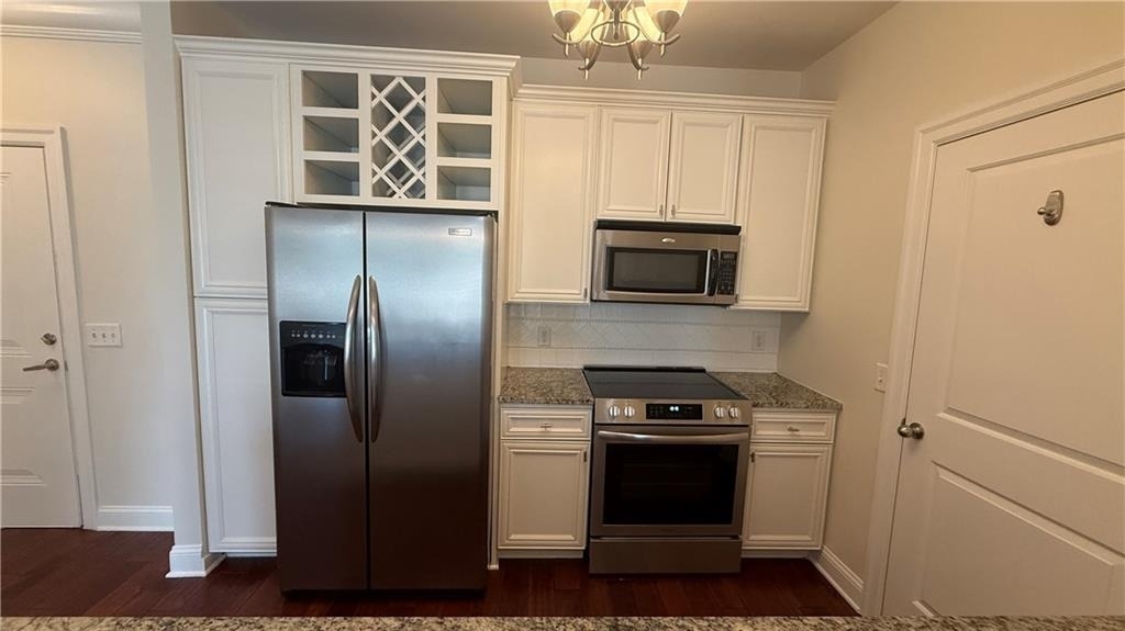 901 Abernathy Road Ne - Photo 2