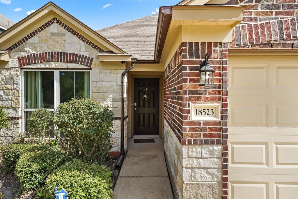 18523 Windy Stone Drive - Photo 2