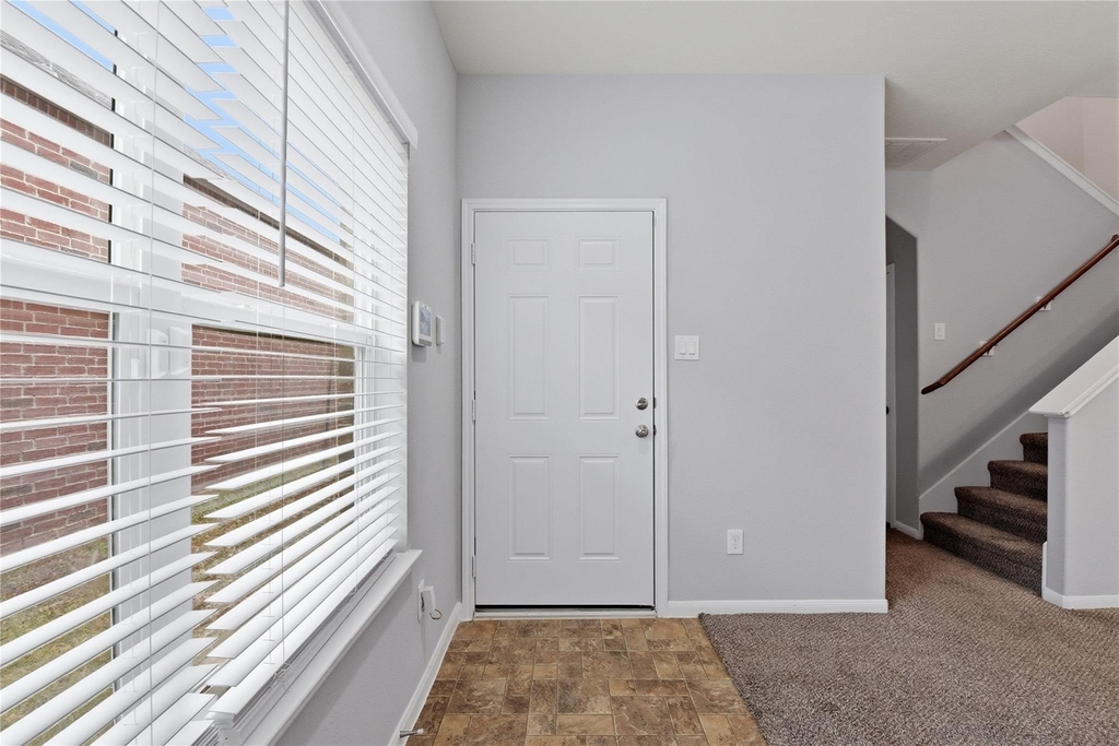 17142 Amarose Drive - Photo 3