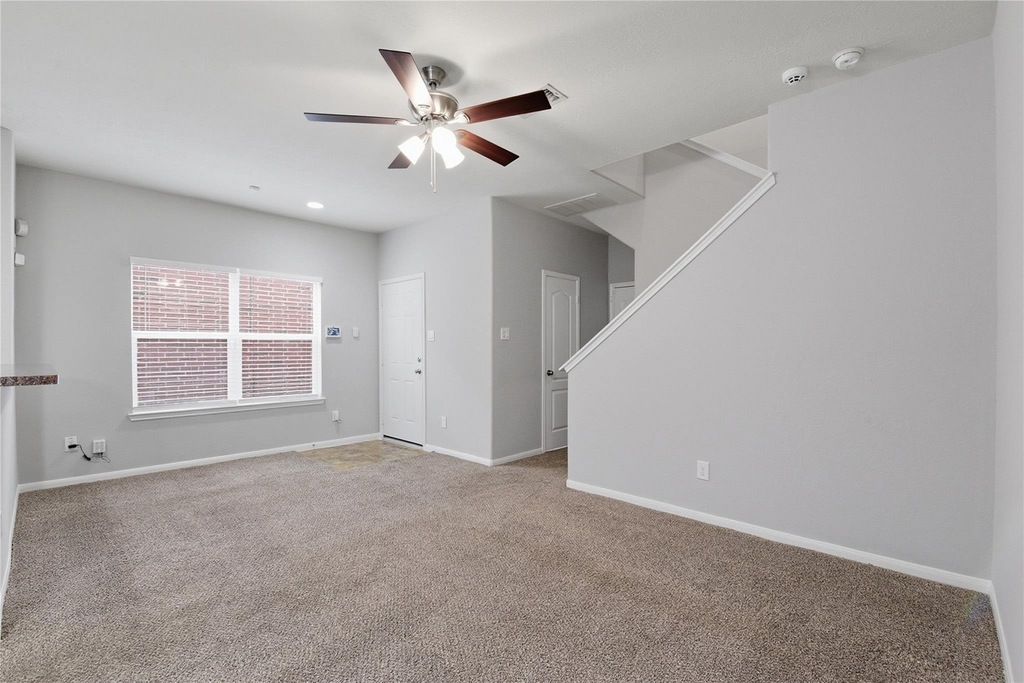 17142 Amarose Drive - Photo 6